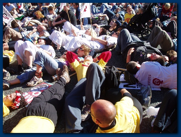 602x451 pixels (183K)